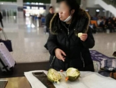 對于春節回城帶臘肉被檢扣留，這是怎么回事？